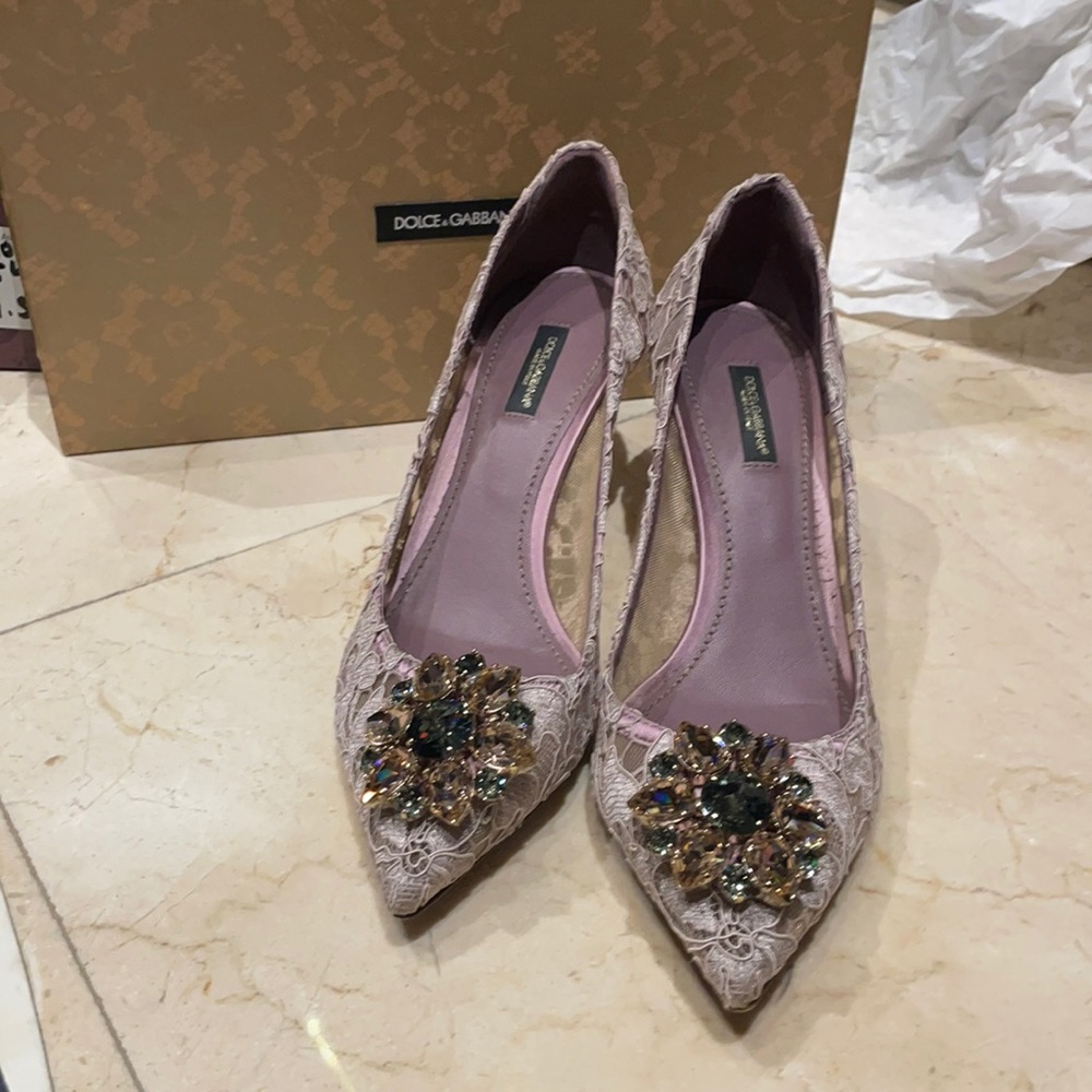 D&G Lavender Pumps